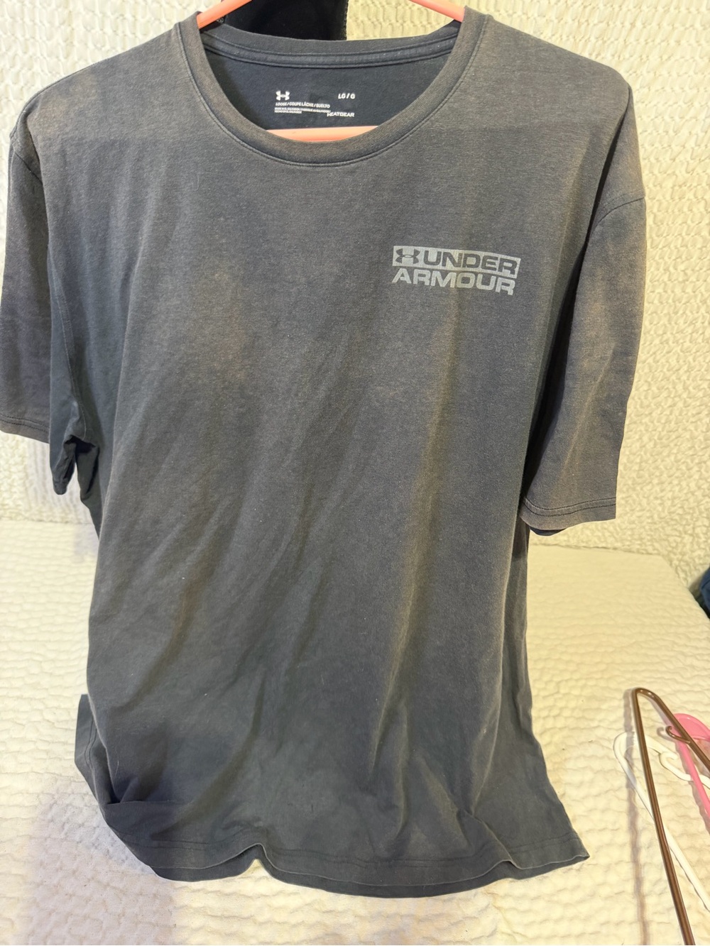 Under Armour Men’s Short-Sleeve Tee in Charcoal Gray